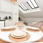 Le Champenois - Cocon Sous Les Toits Apartamento *