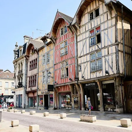 Le Champenois - Cocon Sous Les Toits Apartamento